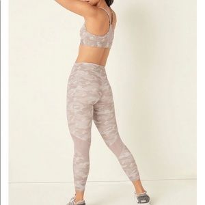 💗NEW Victoria Secret Pink Camo Logo Leggings 💗